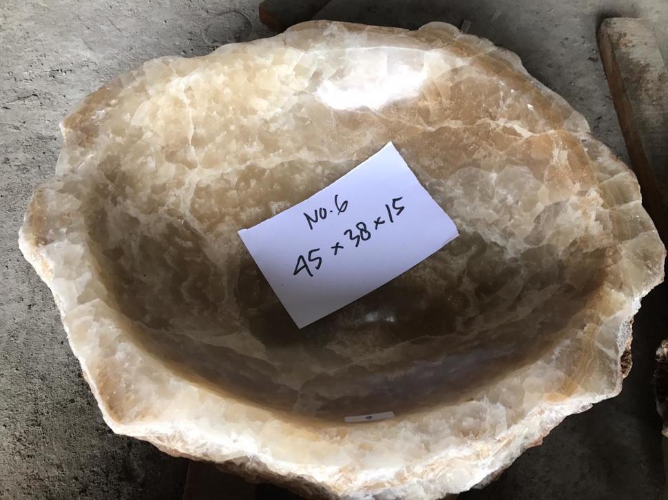 Раковина из оникса Treasure 4